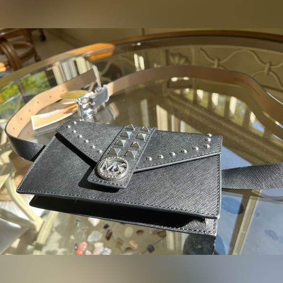 π·οΈ MICHAEL KORS π·οΈ-Black/ Leather Studded Belt Bag Large/ X-Large NWT - Picture 3 of 10